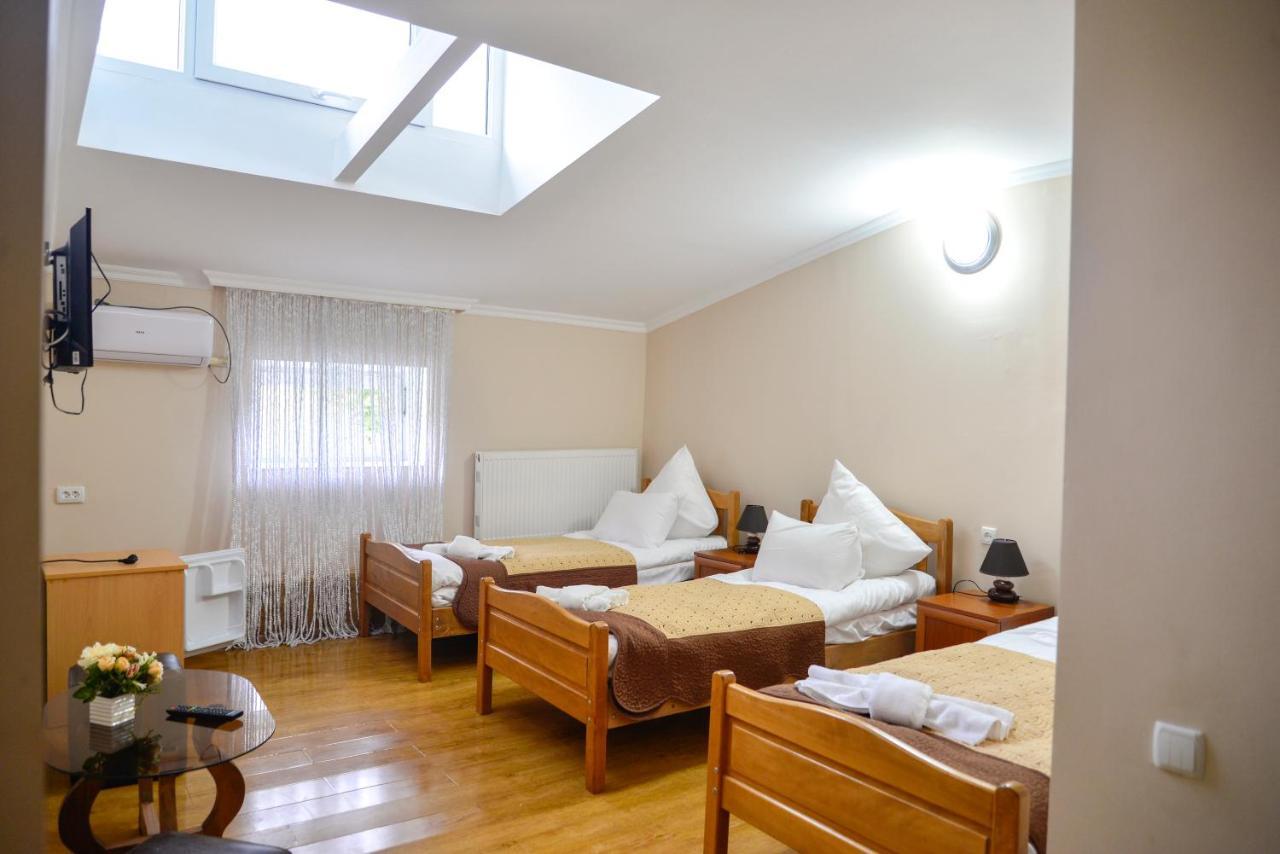 Hotel Victoria Боржоми Екстериор снимка