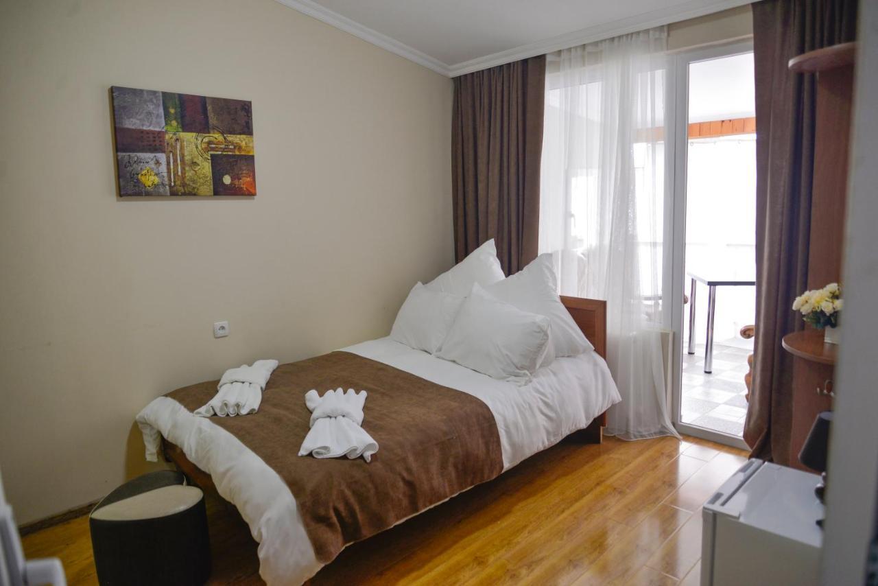 Hotel Victoria Боржоми Екстериор снимка
